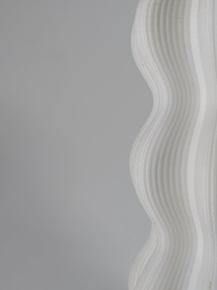WAVY TABLE LAMP