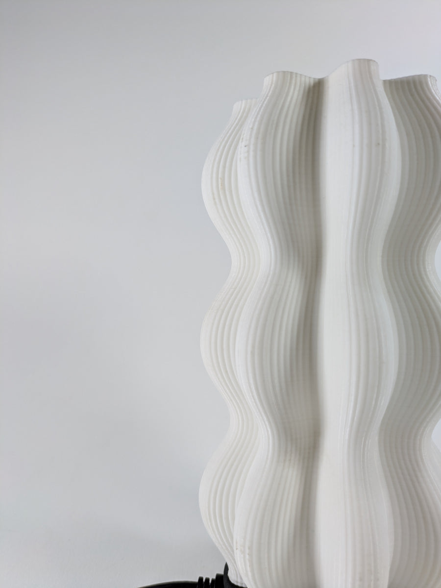 WAVY TABLE LAMP