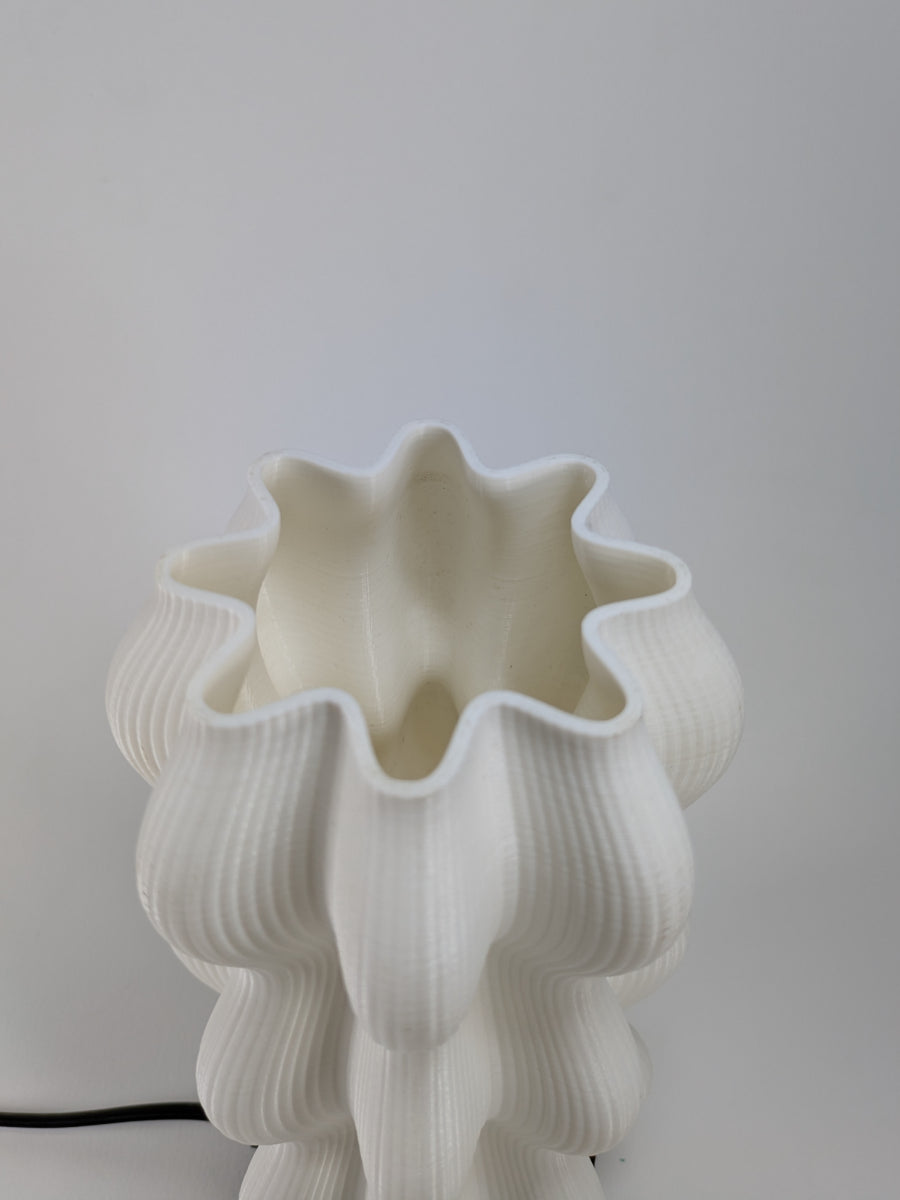 WAVY TABLE LAMP